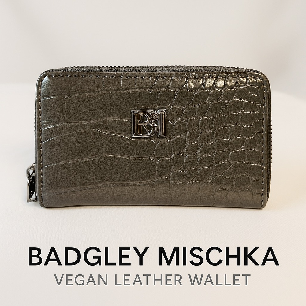 NWT Badgley Mischka Grey Croc Embossed Vegan Leather Wallet silver accents